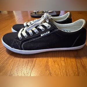 Taos Footwear Size 10 Starburst Sneaker